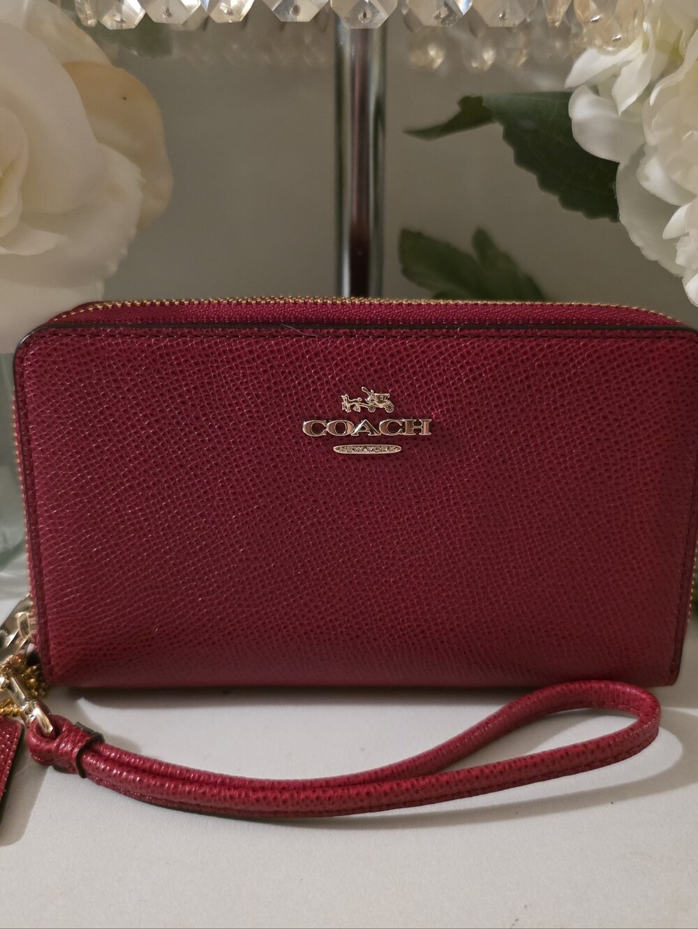 Coach Wristlet / Wallet ( NEW NEVER USED )